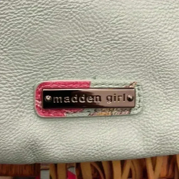 Madden girl  Mint Flora Handbag. - Picture 6 of 7